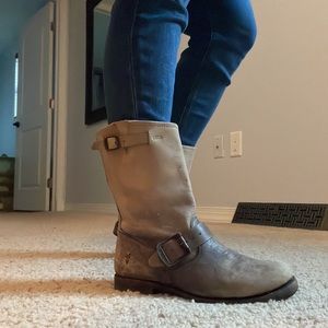 Rare two tone ombré Frye boots! Size 6.5!